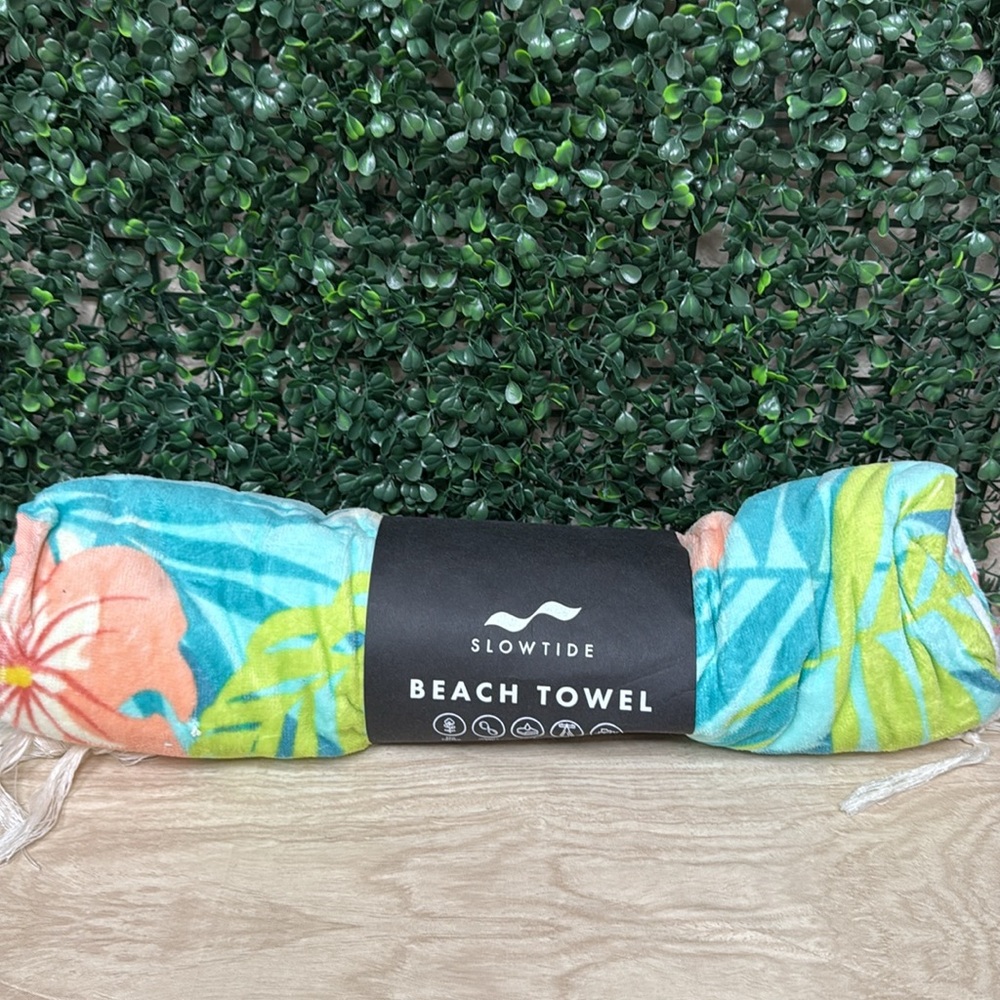 Slowtide Aloha Tropics Towel - 34in X 62in
